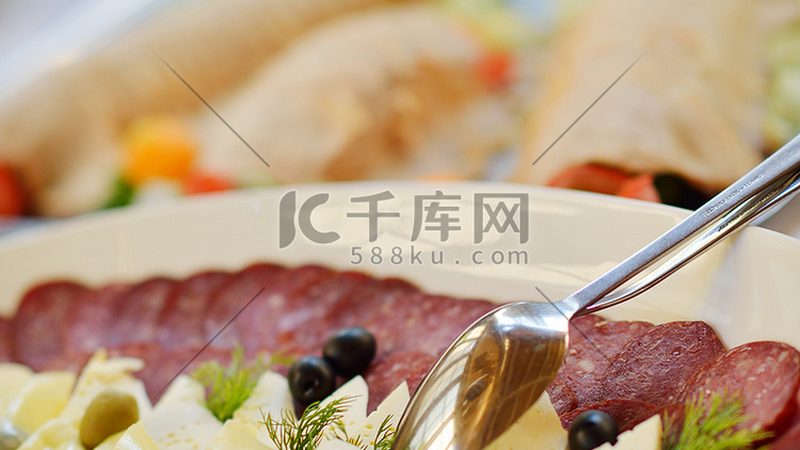 休闲食品礼盒装与散装：包装背后的差异解析